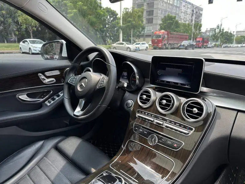Mercedes-Benz C-Class 2015 facelifted C 200 L — 13