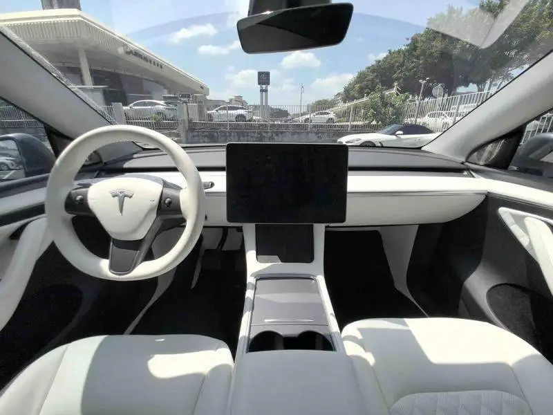 Model Y 2022 rear-wheel drive version — 15