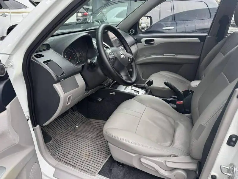 Pajero Sport 2013 3.0L Automatic 4WD Executive Edition — 12