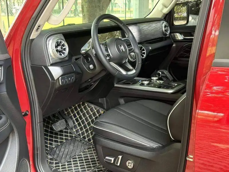 Tank 300 2023 City Edition 2.0T is very stylish — 9