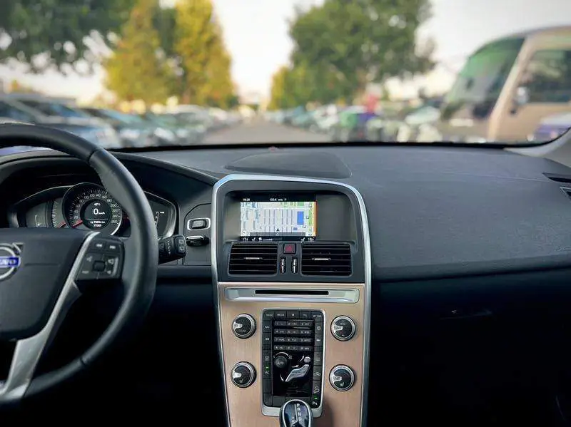 Volvo XC60 2017 T5 AWD Intelligent Edition — 12
