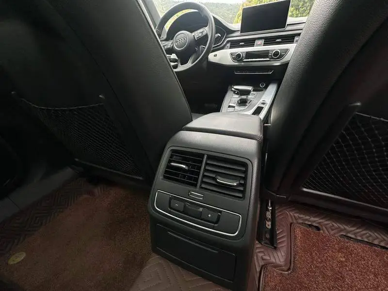 Audi A4L 2018 30th Anniversary Model 40 TFSI Fashion Model — 16