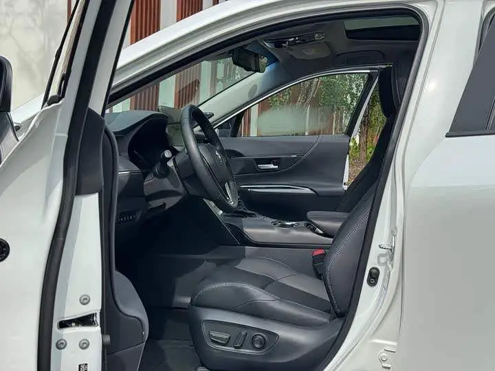 Venza 2022 Hybrid 2.5L CVT 4WD Ultimate Edition — 11