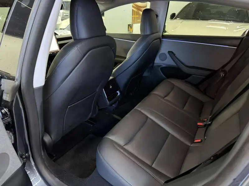 Model 3 2023 rear-wheel drive version — 18