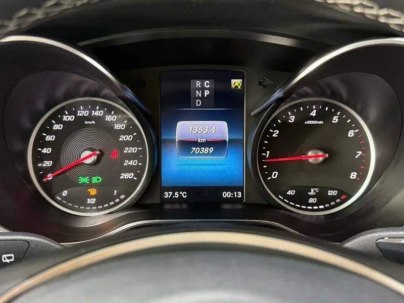 Mercedes-Benz V-Class 2022 V 260 L Long Wheelbase Luxury Edition — 13