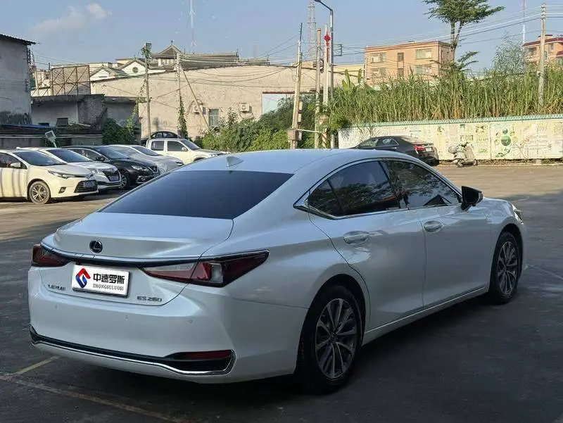 Lexus ES 2021 200 Excellence Edition — 5