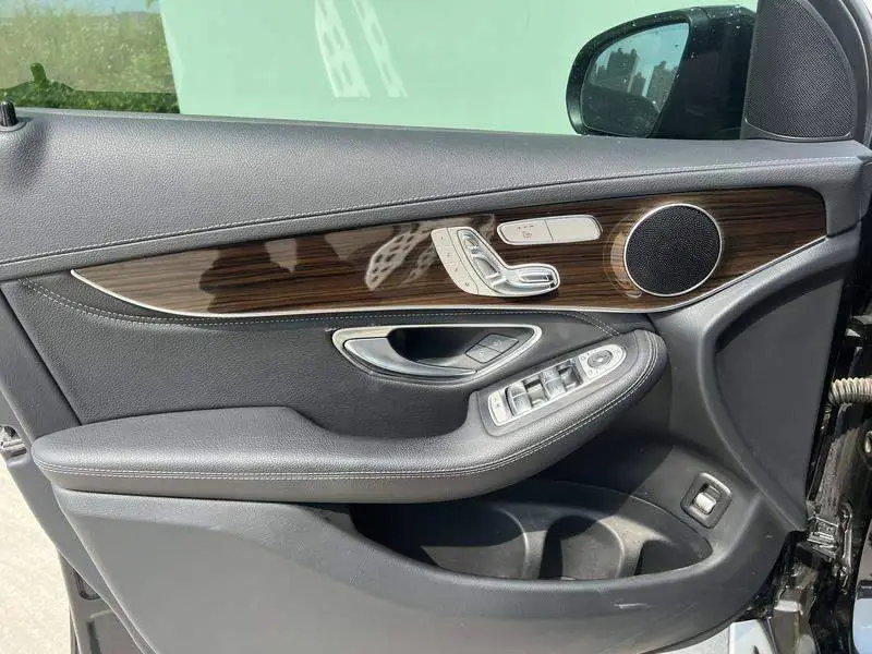 Mercedes-Benz GLC 2019 GLC 260 L 4MATIC Dynamic — 9