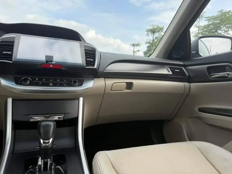 Accord 2015 2.0L LX Comfort Edition — 11