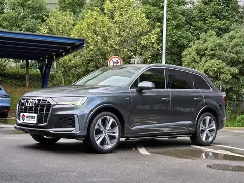Audi Q7 2022 55 TFSI quattro S line premium model