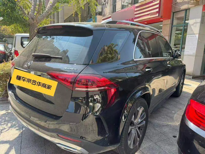 Mercedes-Benz GLE 2022 GLE 350 4MATIC Fashion Edition — 4