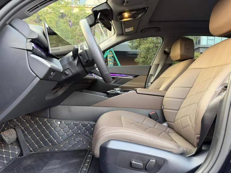 BMW 5 Series 2024 530Li Leading M Sport Package — 12