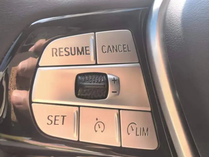 BMW 5 Series 2022 530Li xDrive Luxury Package — 17
