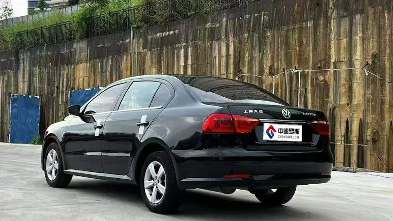 Lavida 2013 Classic 1.6L Manual Comfort Edition — 4