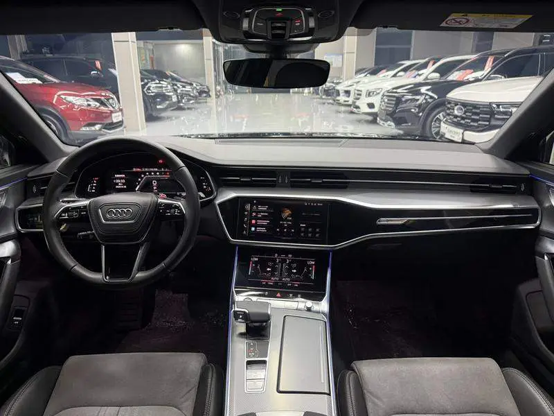 Audi A6L 2024 45 TFSI Premium Elegance — 10