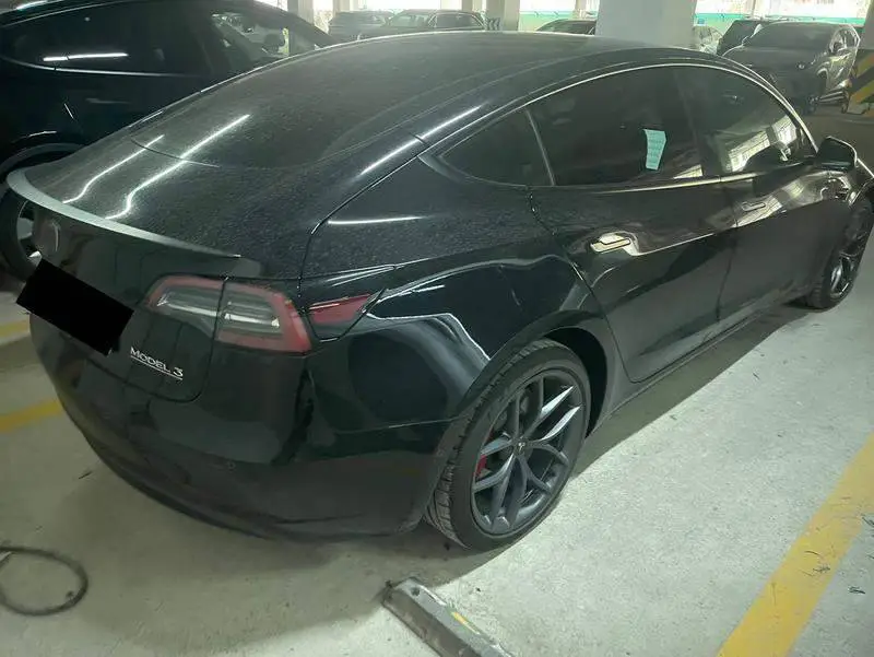 Model 3 2022 Performance All-Wheel Drive — 3