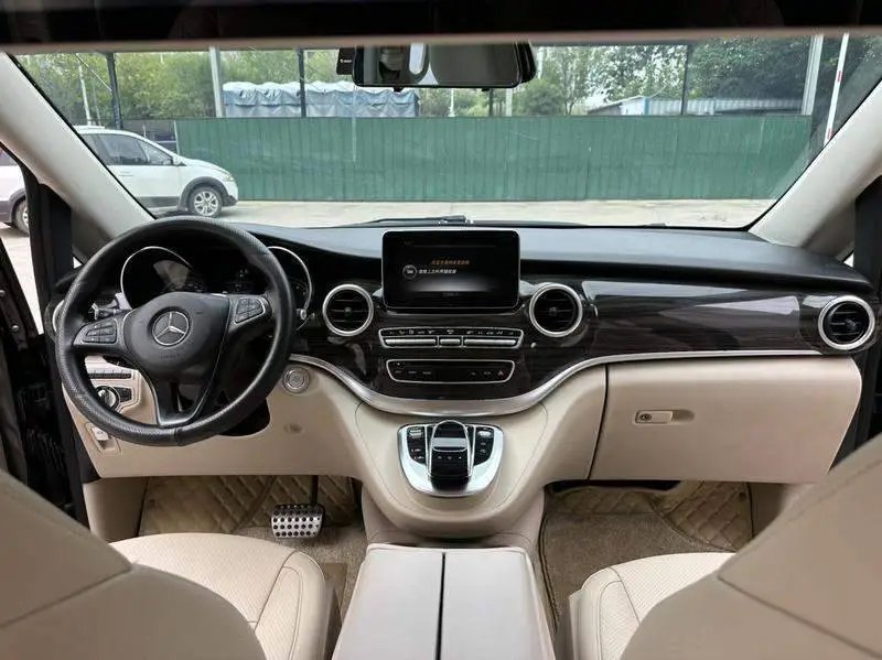 Mercedes-Benz V-Class 2016 V 260 Pilot Edition — 14