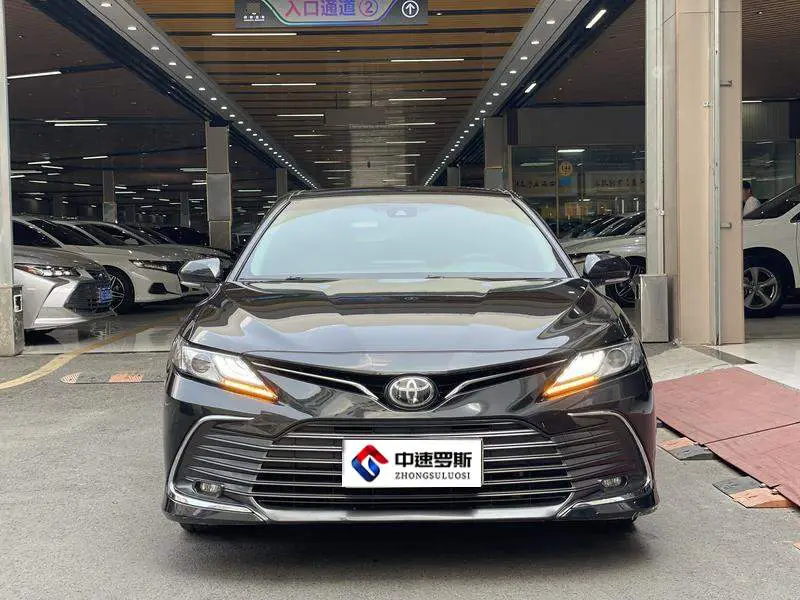 Camry 2021 2.5G Deluxe Edition — 2