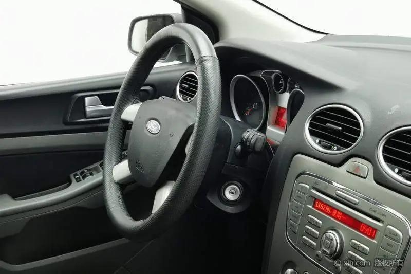 Fox 2013 Hatchback Classic 1.8L Automatic Millionth Anniversary Edition — 10