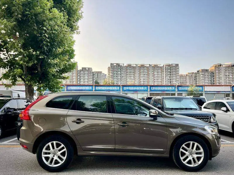 Volvo XC60 2017 T5 AWD Intelligent Edition — 7