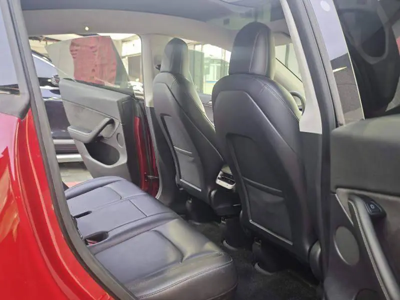 Model Y 2021 Long Range All-Wheel Drive — 11