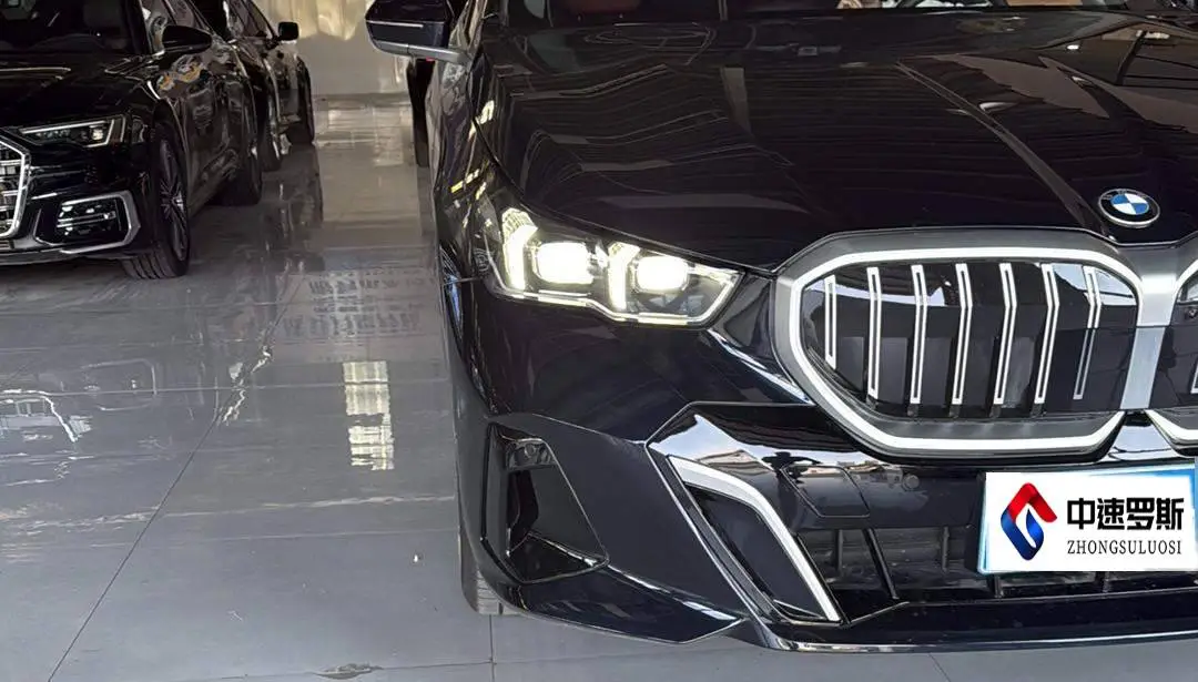 BMW 5 Series 2025 530Li Leading M Sport Package — 6