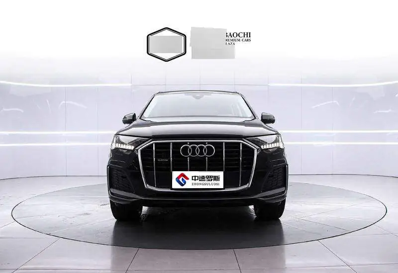 Audi Q7 2023 45 TFSI quattro S line sports model — 2