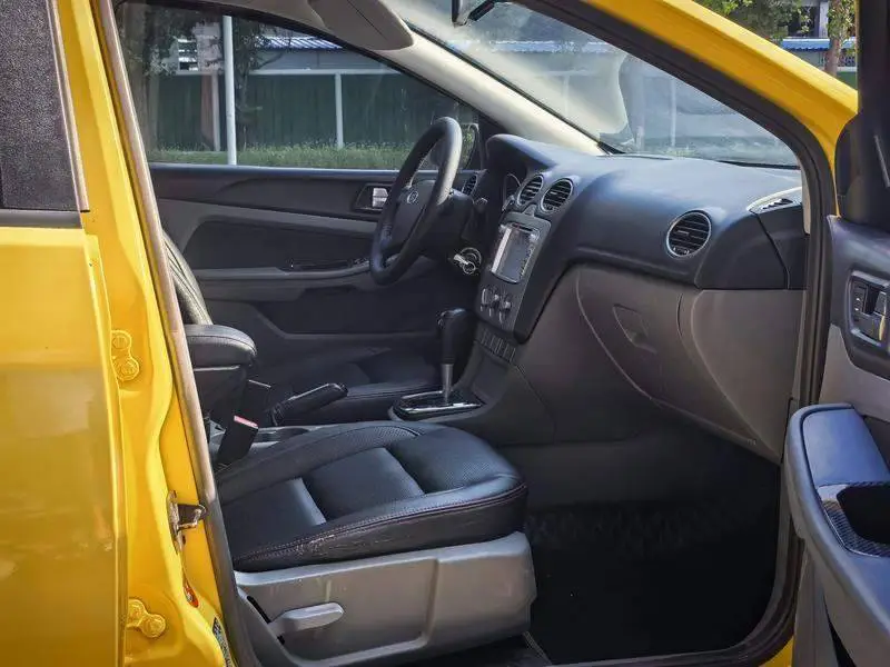 Fox 2012 Hatchback Classic 1.8L Automatic Basic Model — 10