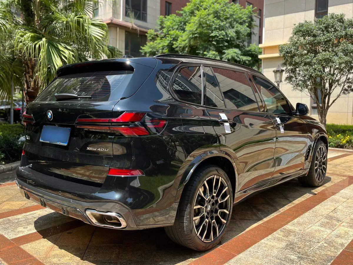 BMW X5 2025 xDrive 40Li M Sport Night Package — 4