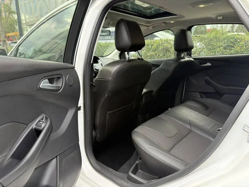 Fox 2012 Hatchback 2.0L Automatic Luxury Sports — 15
