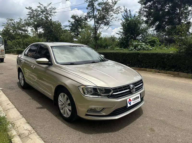 Bora 2016 1.6L Automatic Comfort — 3