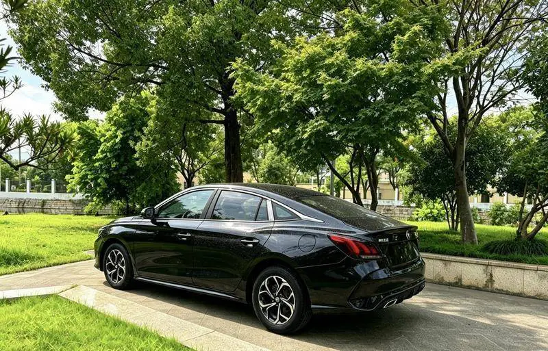 MG5 2021 180DVVT CVT Youth Deluxe Edition — 4