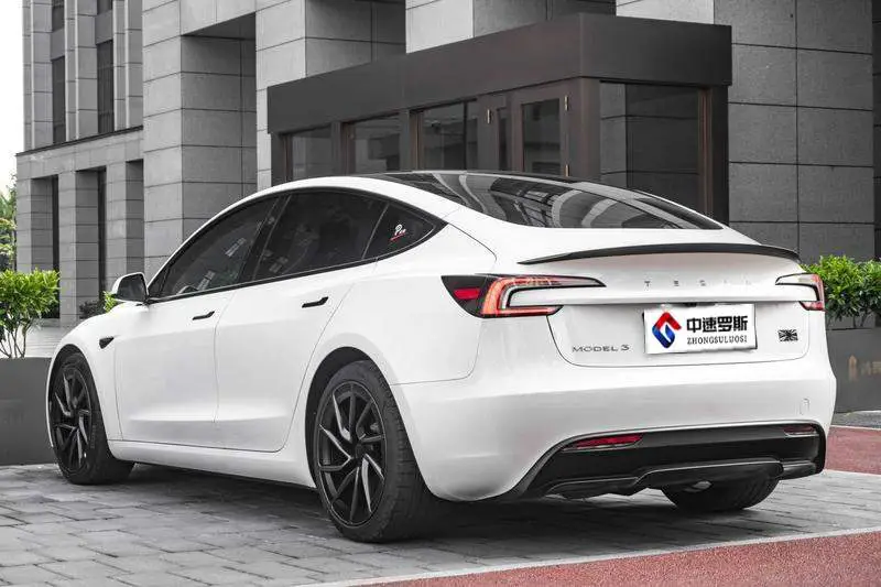 Model 3 2024 High-Performance All-Wheel Drive — 5