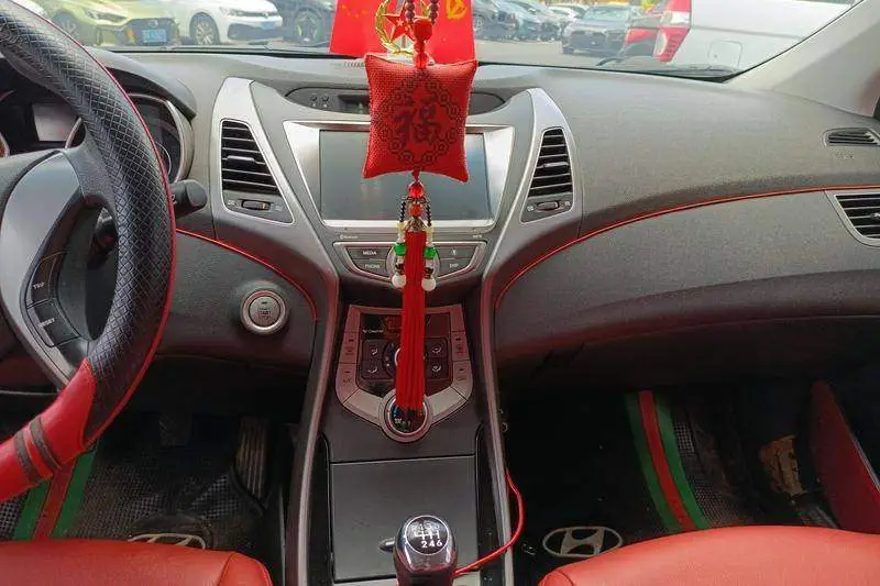 Elantra 2016 1.6L Manual Premium — 5