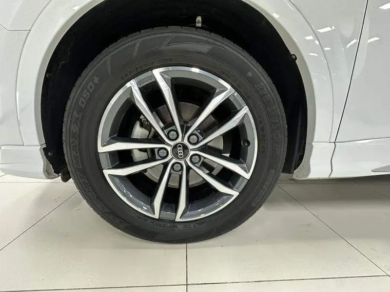 Audi Q3 2022 35 TFSI Stylish and Dynamic — 4