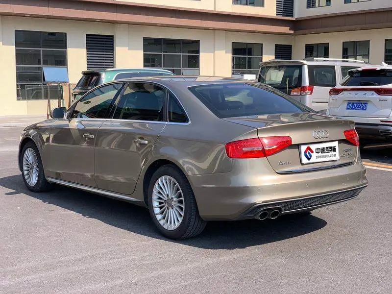 Audi A4L 2013 35 TFSI Automatic Comfort — 4