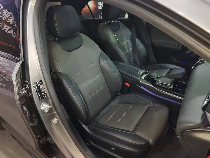 Mercedes-Benz A-Class AMG 2020 AMG A 35 L 4MATIC — 11