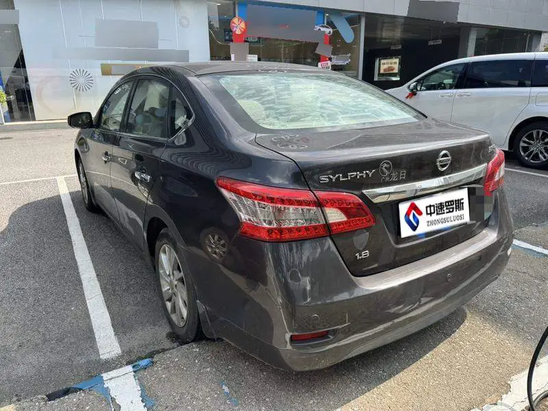 Sylphy 2012 1.8XL CVT Deluxe Edition — 4