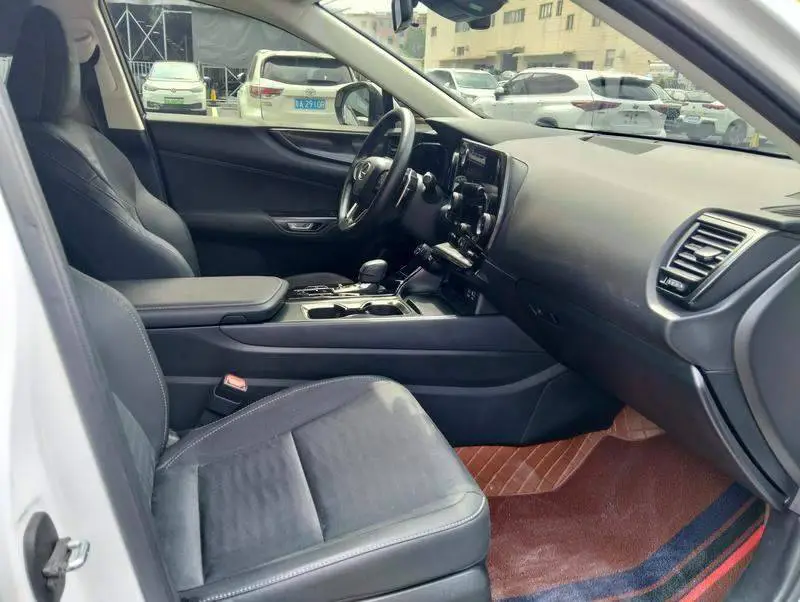 Lexus NX 2023 260 FWD Skyactiv — 9