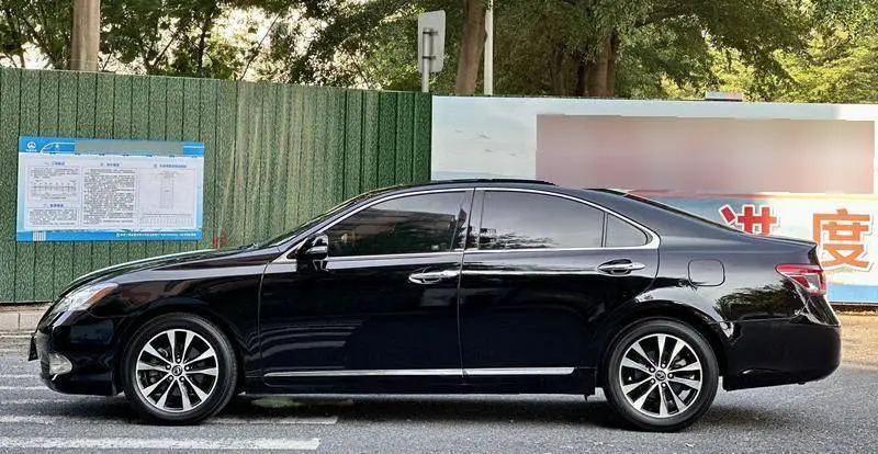 Lexus ES 2010 240 Elegant Edition — 3