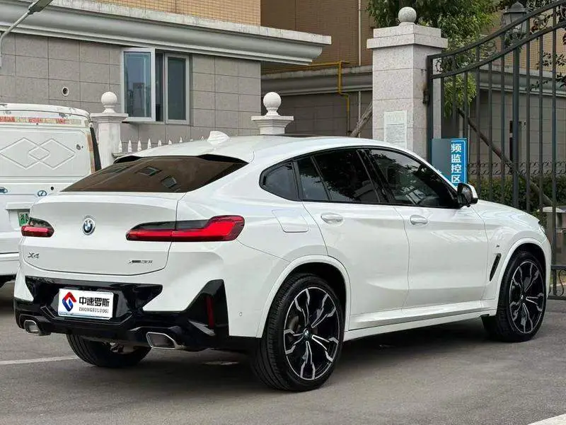 BMW X4 2022 xDrive 25i M Sport Package — 6