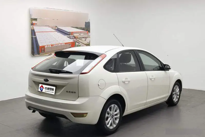 Fox 2013 Hatchback Classic 1.8L Automatic Millionth Anniversary Edition — 4