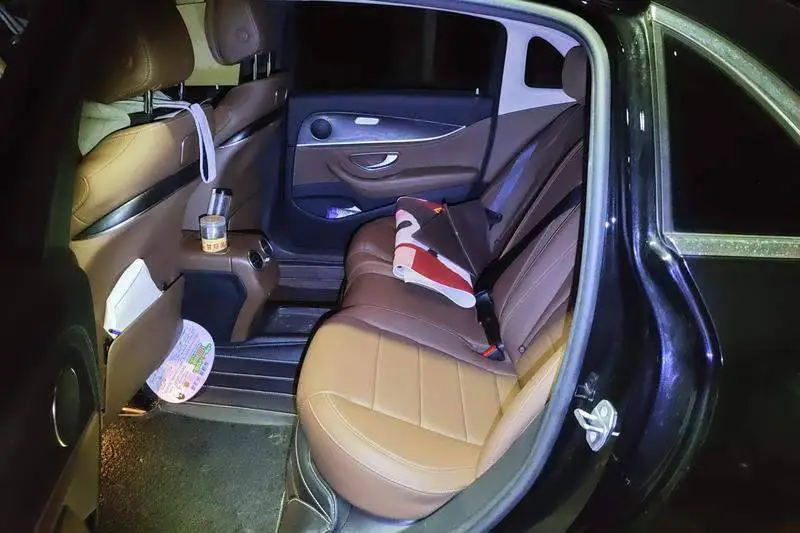 Mercedes-Benz E-Class 2018 E 200 L Sports — 16