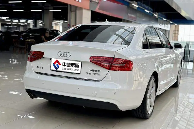 Audi A4L 2013 35 TFSI Automatic Standard Model — 4