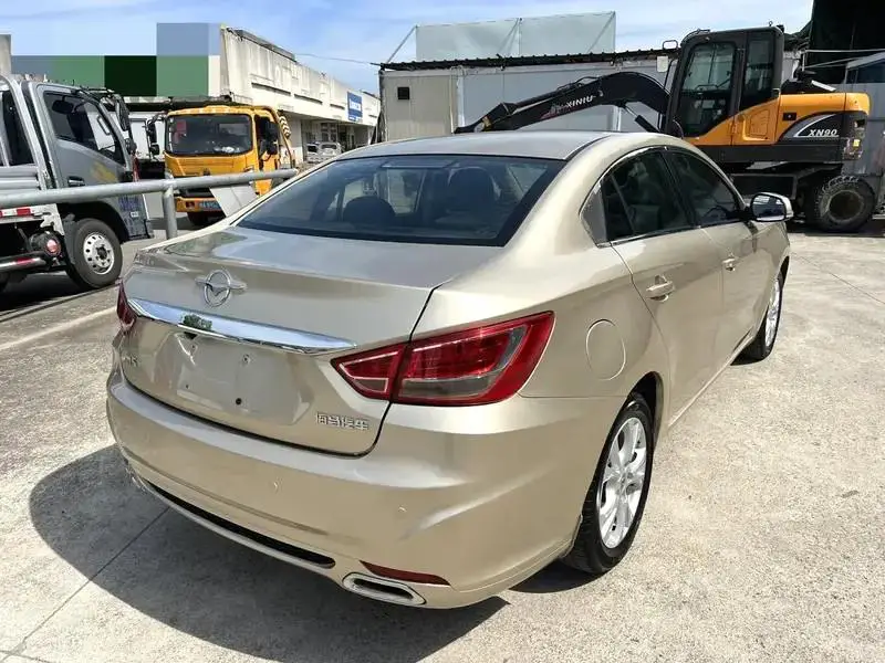Familia 2014 M5 1.6L Automatic Elite — 4