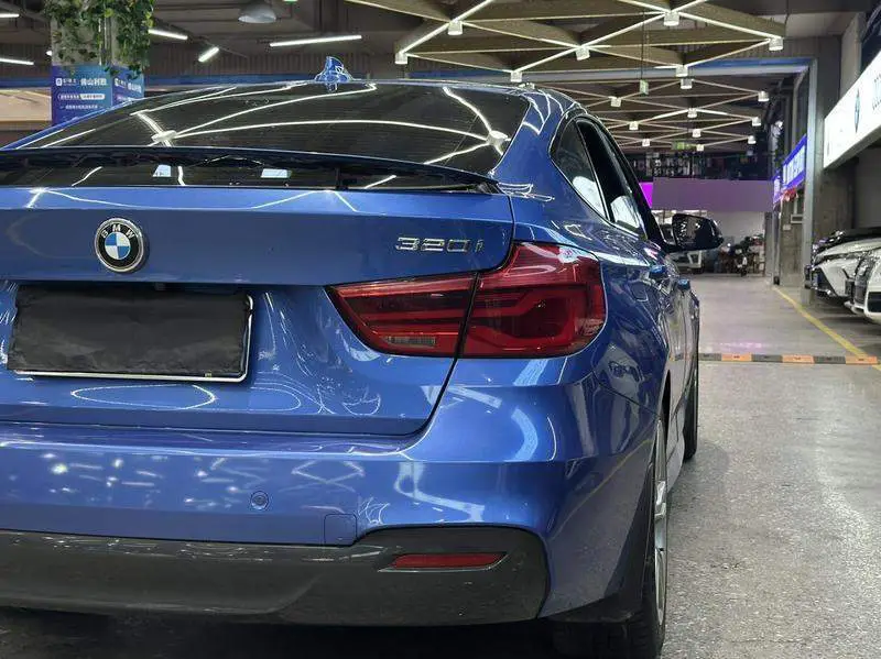 BMW 3 Series GT 2017 320i M Sport — 9
