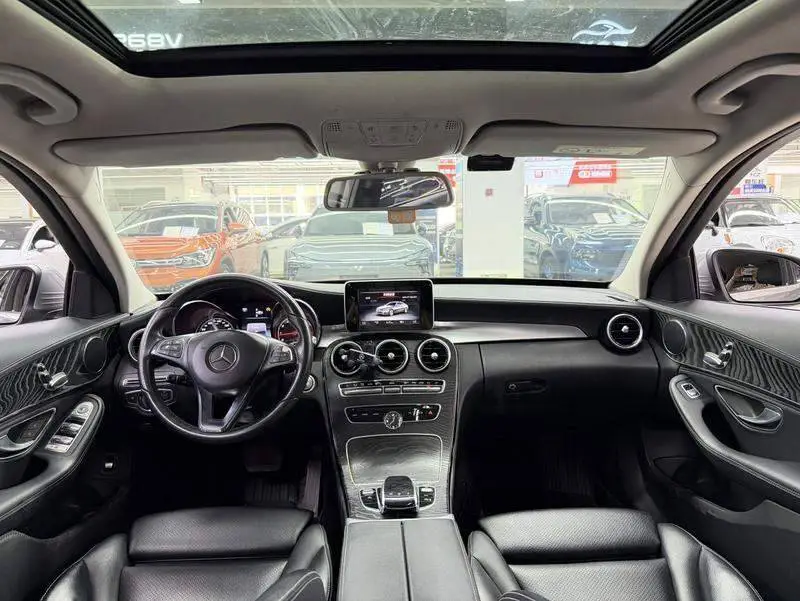 Mercedes-Benz C-Class 2015 C 180 L Sports — 16