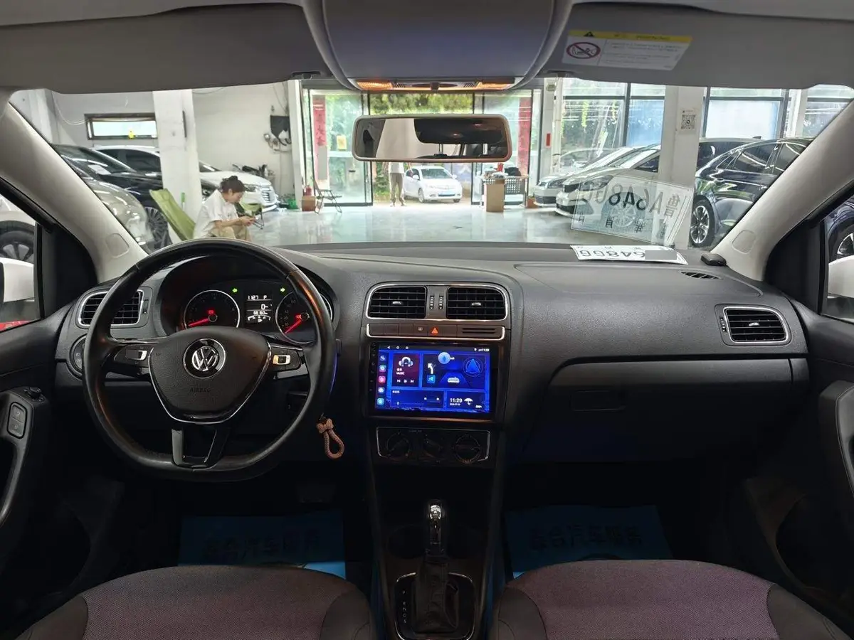 Polo 2016 1.6L Automatic Comfort — 6
