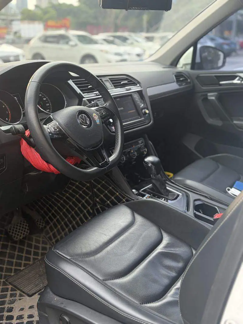 Tiguan L 2018 330TSI Automatic 2WD Luxury Edition — 8