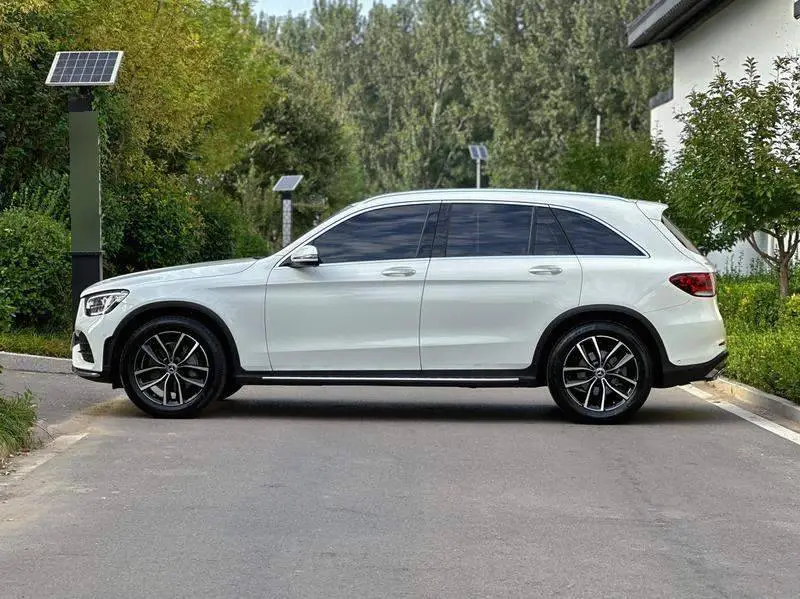 Mercedes-Benz GLC 2021 GLC 300 L 4MATIC Dynamic — 4