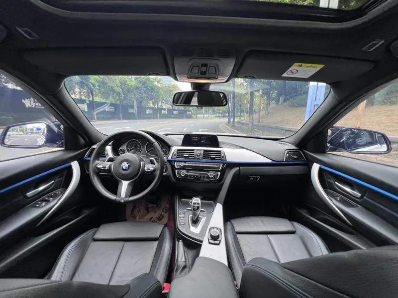 BMW 3 Series 2018 320i M Sport Package — 20